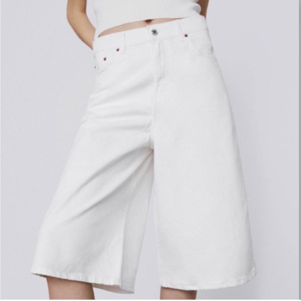 Zara The 70s Bermuda Wide Leg High Rise Jean shorts Size 6 - Picture 3 of 7